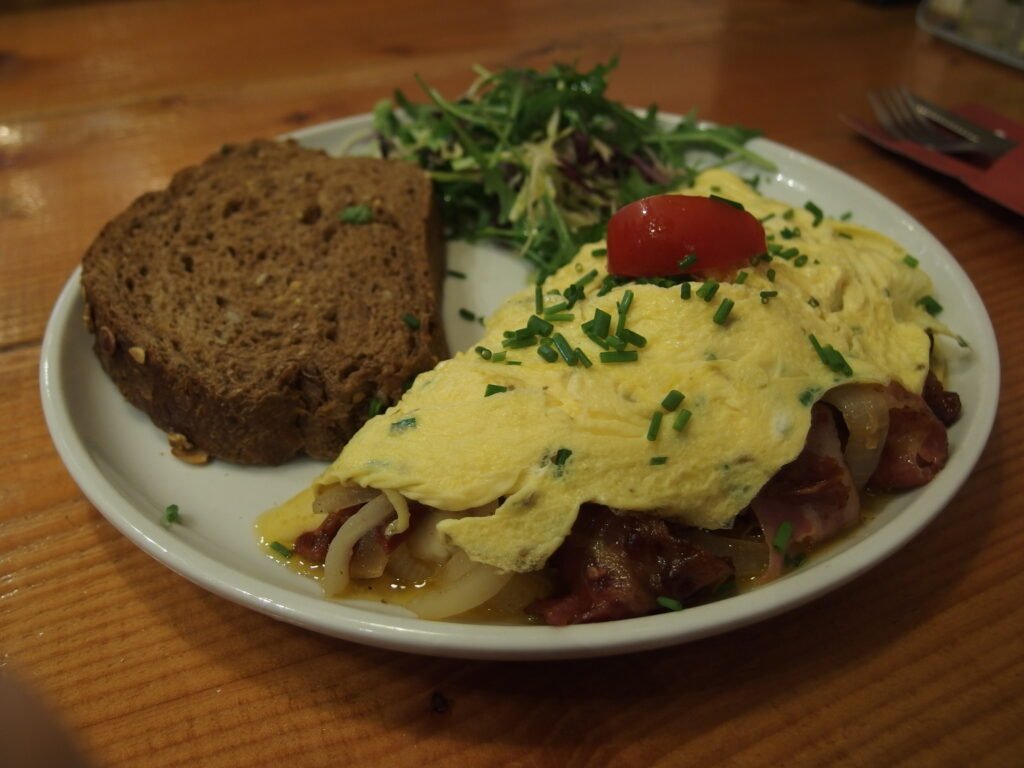 Omlet sa šunkom i sirom